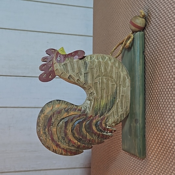 Vintage Rooster decor wooden display piece 🐓 - Picture 2 of 8